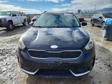منظر 2018 KIA NIRO LX، زاوية 5