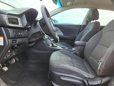 منظر 2018 KIA NIRO LX، زاوية 7