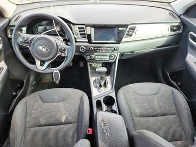 منظر 2018 KIA NIRO LX، زاوية 8