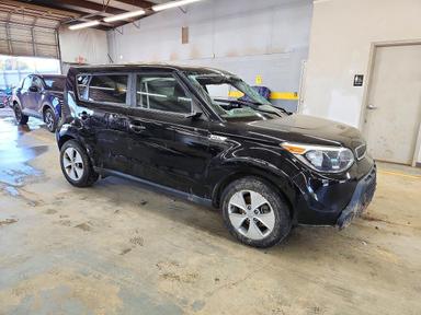 Vista de 2016 KIA SOUL BASE, ángulo 4