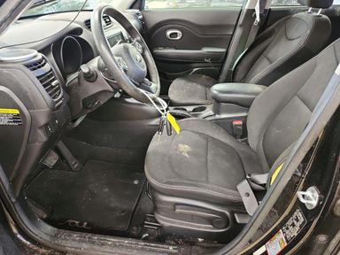 Vista de 2016 KIA SOUL BASE, ángulo 7