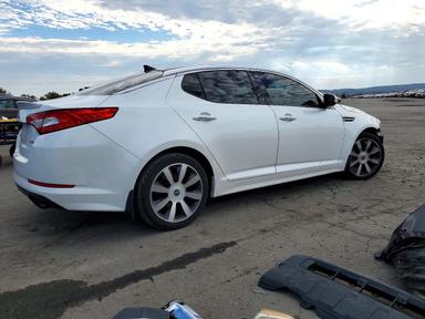 منظر 2012 KIA OPTIMA SX، زاوية 3