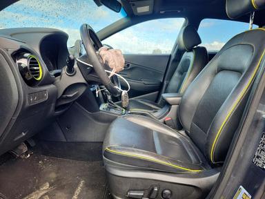 Vue de 2018 HYUNDAI KONA LIMITED, angle 7