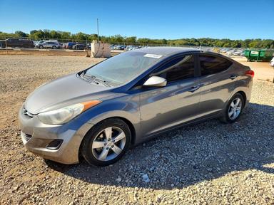 Vedere 2013 HYUNDAI ELANTRA GLS, unghi 1