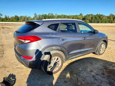 2016 HYUNDAI TUCSON SE view, angle 3