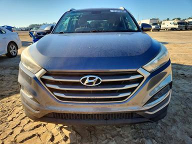 2016 HYUNDAI TUCSON SE view, angle 5