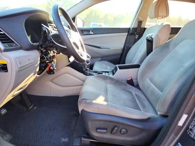 2016 HYUNDAI TUCSON SE view, angle 7
