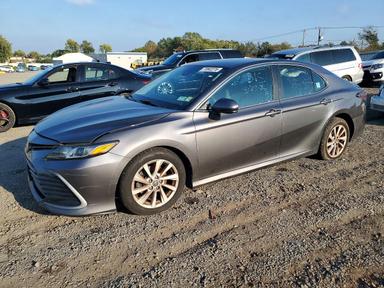 Vedere 2021 TOYOTA CAMRY LE, unghi 1
