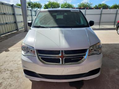 منظر 2016 DODGE GRAND CARAVAN SE، زاوية 5