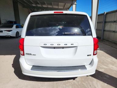 منظر 2016 DODGE GRAND CARAVAN SE، زاوية 6