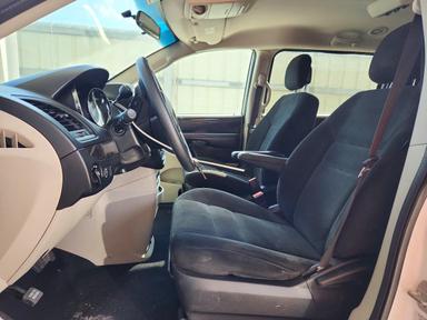 منظر 2016 DODGE GRAND CARAVAN SE، زاوية 7