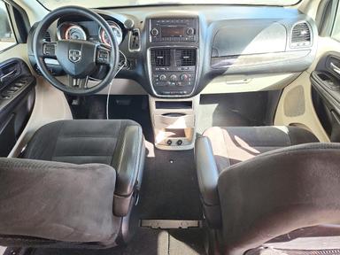 منظر 2016 DODGE GRAND CARAVAN SE، زاوية 8