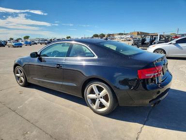 Vue de 2010 AUDI A5 PREMIUM PLUS, angle 2