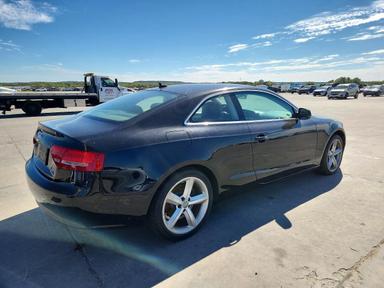 Vue de 2010 AUDI A5 PREMIUM PLUS, angle 3