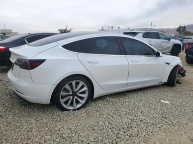 Vista de 2019 TESLA MODEL 3, ángulo 3