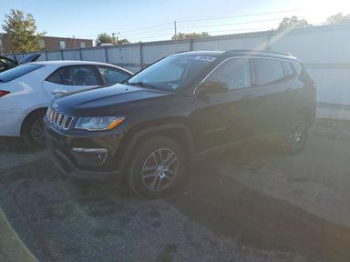 Vista de 2018 JEEP COMPASS LATITUDE, ángulo 1