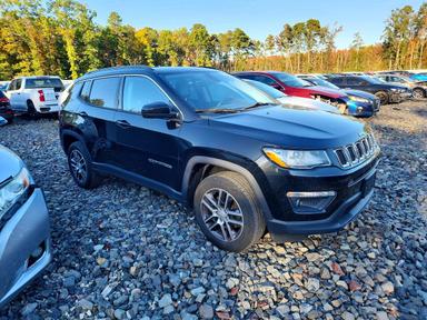Vista de 2018 JEEP COMPASS LATITUDE, ángulo 4
