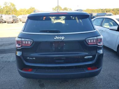 Vista de 2018 JEEP COMPASS LATITUDE, ángulo 6