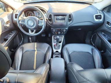 Vista de 2018 JEEP COMPASS LATITUDE, ángulo 8