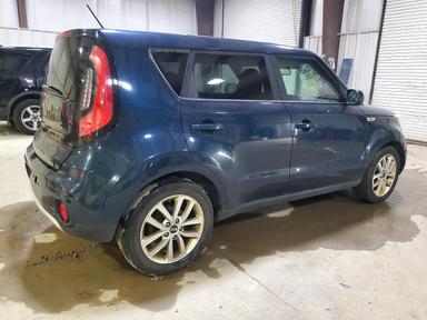 2017 KIA SOUL + view, angle 3