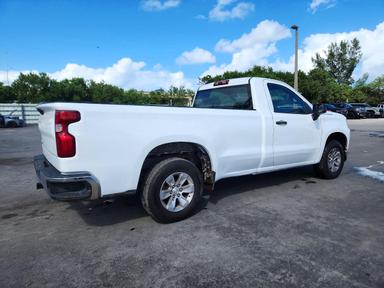 Vue de 2020 CHEVROLET SILVERADO C1500, angle 3