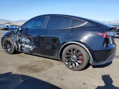 Vue de 2022 TESLA MODEL Y, angle 2