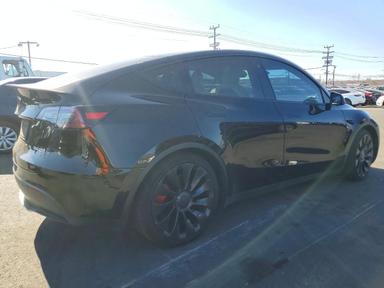 Vue de 2022 TESLA MODEL Y, angle 3