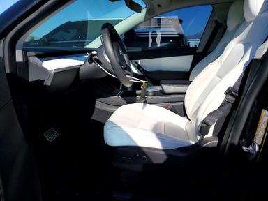 Vue de 2022 TESLA MODEL Y, angle 7