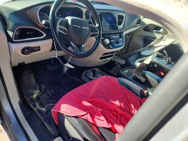 Вид 2017 CHRYSLER PACIFICA TOURING L, угол 8