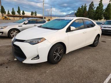 Вид 2017 TOYOTA COROLLA L, угол 1