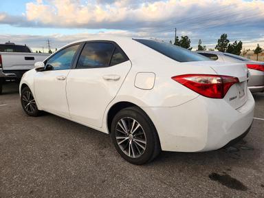 Вид 2017 TOYOTA COROLLA L, угол 2