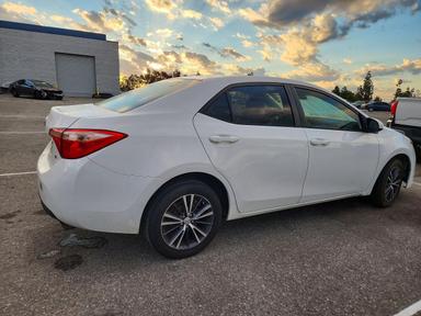 Вид 2017 TOYOTA COROLLA L, угол 3