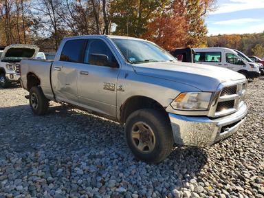 Vue de 2013 RAM 2500 SLT, angle 4