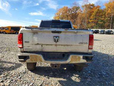 Vue de 2013 RAM 2500 SLT, angle 6