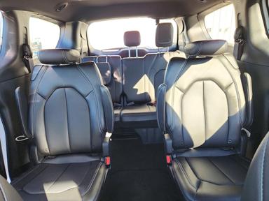 Vue de 2027 CHRYSLER PACIFICA SELECT, angle 10