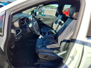 Vue de 2027 CHRYSLER PACIFICA SELECT, angle 7