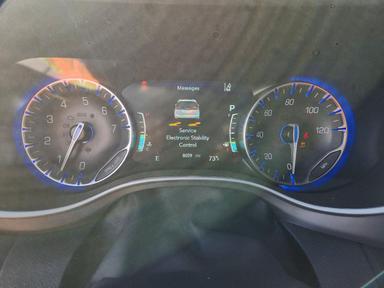 Vue de 2027 CHRYSLER PACIFICA SELECT, angle 9