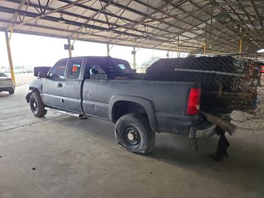 Вид 2002 CHEVROLET SILVERADO K2500 HEAVY DUTY, угол 2