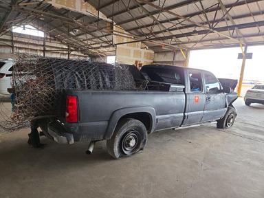Вид 2002 CHEVROLET SILVERADO K2500 HEAVY DUTY, угол 3
