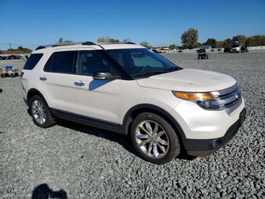 Vista de 2015 FORD EXPLORER XLT, ángulo 4