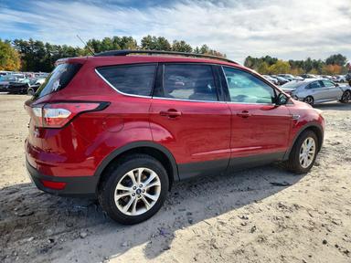 Вид 2018 FORD ESCAPE SE, угол 3