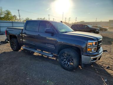 Vista de 2015 CHEVROLET SILVERADO K1500 LT, ángulo 4