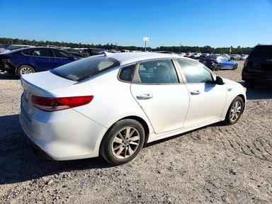 Вид 2018 KIA OPTIMA LX, угол 3
