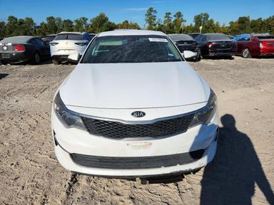 Вид 2018 KIA OPTIMA LX, угол 5