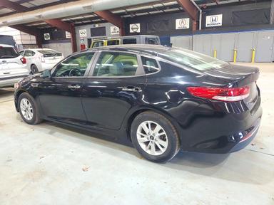 Vista de 2016 KIA OPTIMA LX, ángulo 2