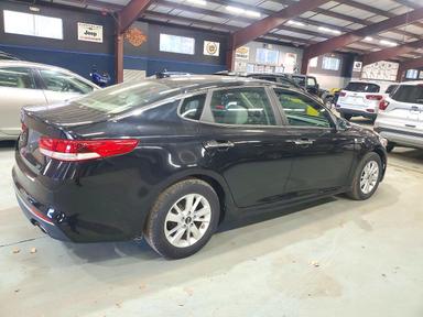 Vista de 2016 KIA OPTIMA LX, ángulo 3