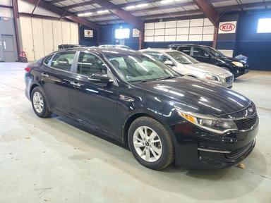 Vista de 2016 KIA OPTIMA LX, ángulo 4