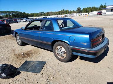 1990 BUICK REGAL CUSTOM view, angle 2