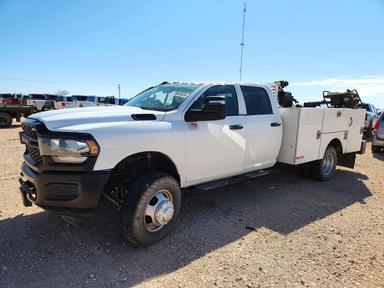 منظر 2024 RAM 3500، زاوية 1