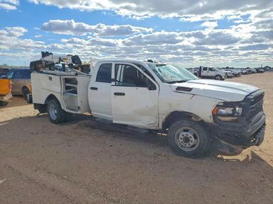 منظر 2024 RAM 3500، زاوية 4